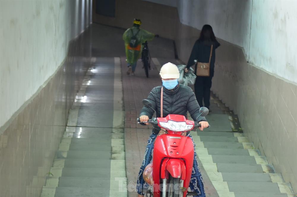 Rét thấu xương, người Hà Nội co ro trên đường-7