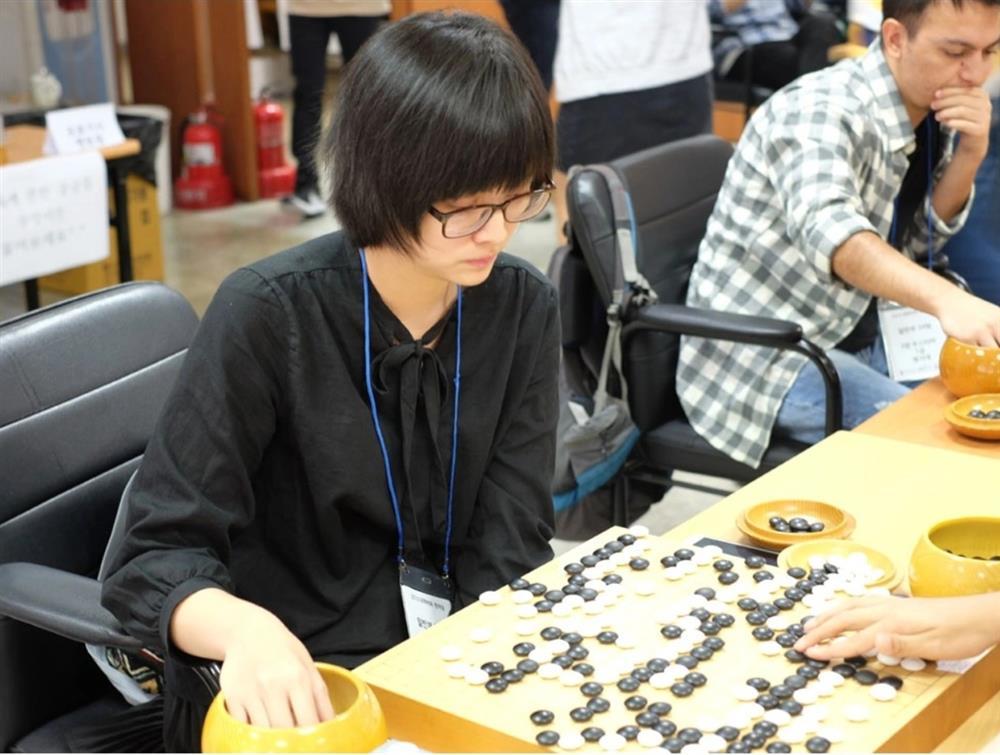 Cất bằng giỏi Ngoại thương, cô gái Hà Nội học thạc sĩ cờ vây giờ ra sao?-5