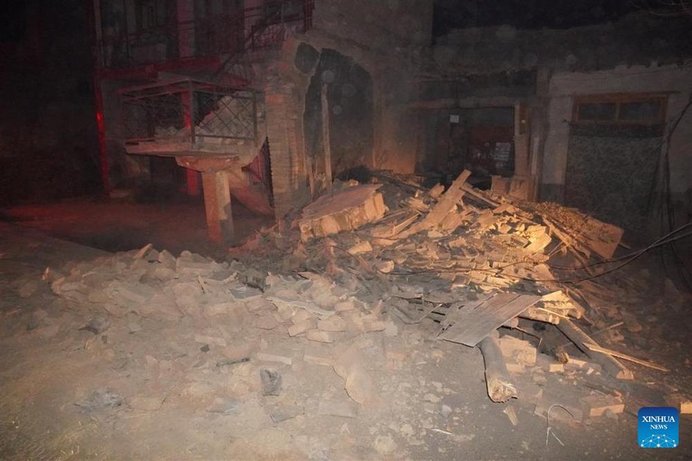 Cảnh đổ nát trong trận động đất khiến 111 người thiệt mạng ở Trung Quốc-2