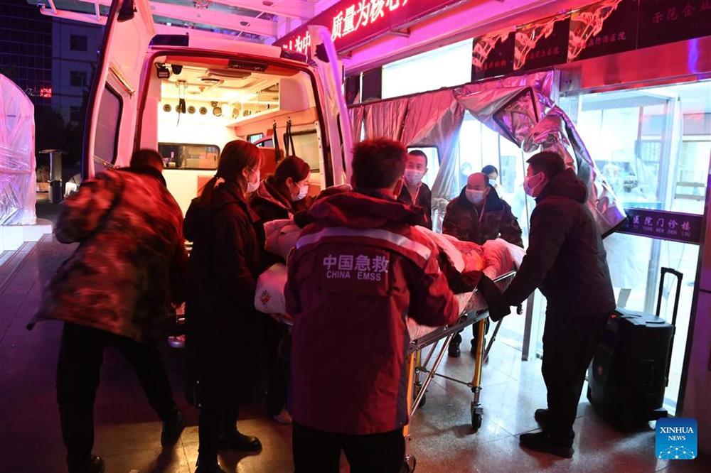 Cảnh đổ nát trong trận động đất khiến 111 người thiệt mạng ở Trung Quốc-7