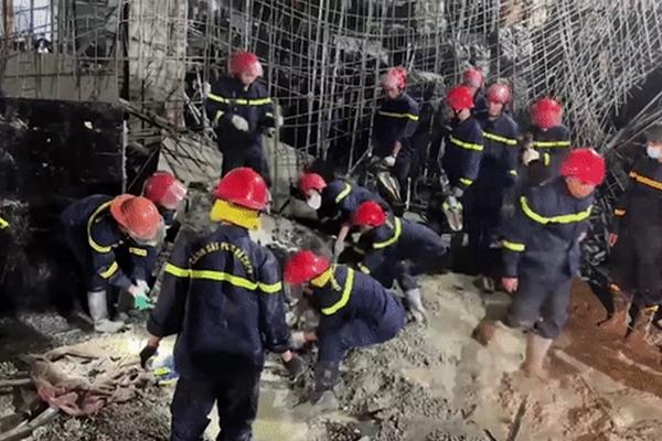 Sập trần gỗ trong lớp, nhiều học sinh phải nhập viện-3