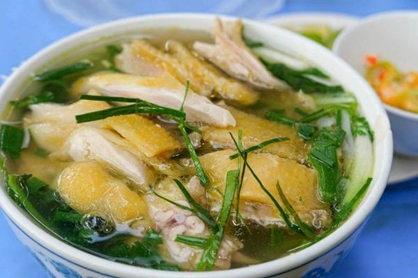 Ăn bánh cuốn chờ trả lại 2.000 đồng tiền lẻ, khách bức xúc vì bị chê ky bo-4