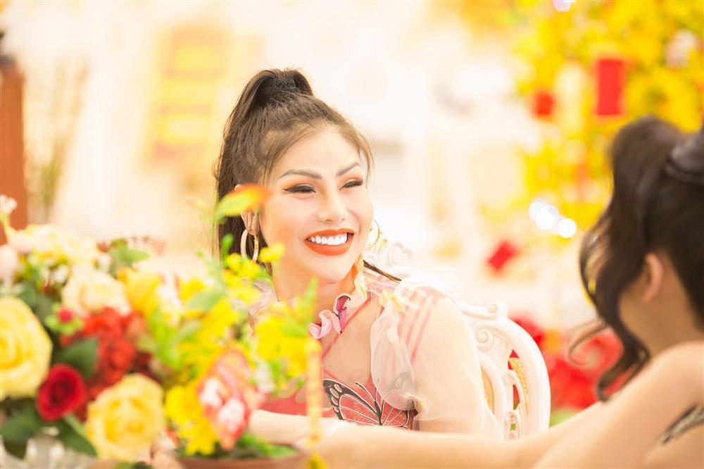 Lời cầu xin đừng gọi mẹ là pê đê của con gái nữ hoàng lô tô-1