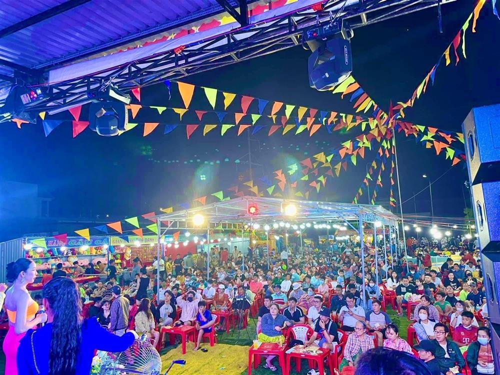 Lời cầu xin đừng gọi mẹ là pê đê của con gái nữ hoàng lô tô-8