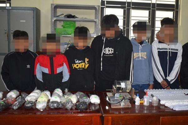 Phát hiện 2 học sinh lớp 9 chế tạo pháo, rao bán trên mạng-3