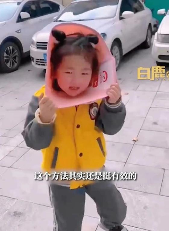 Tranh cãi việc ông nội cai nghiện điện thoại cho cháu bằng vật dụng không ai ngờ-2