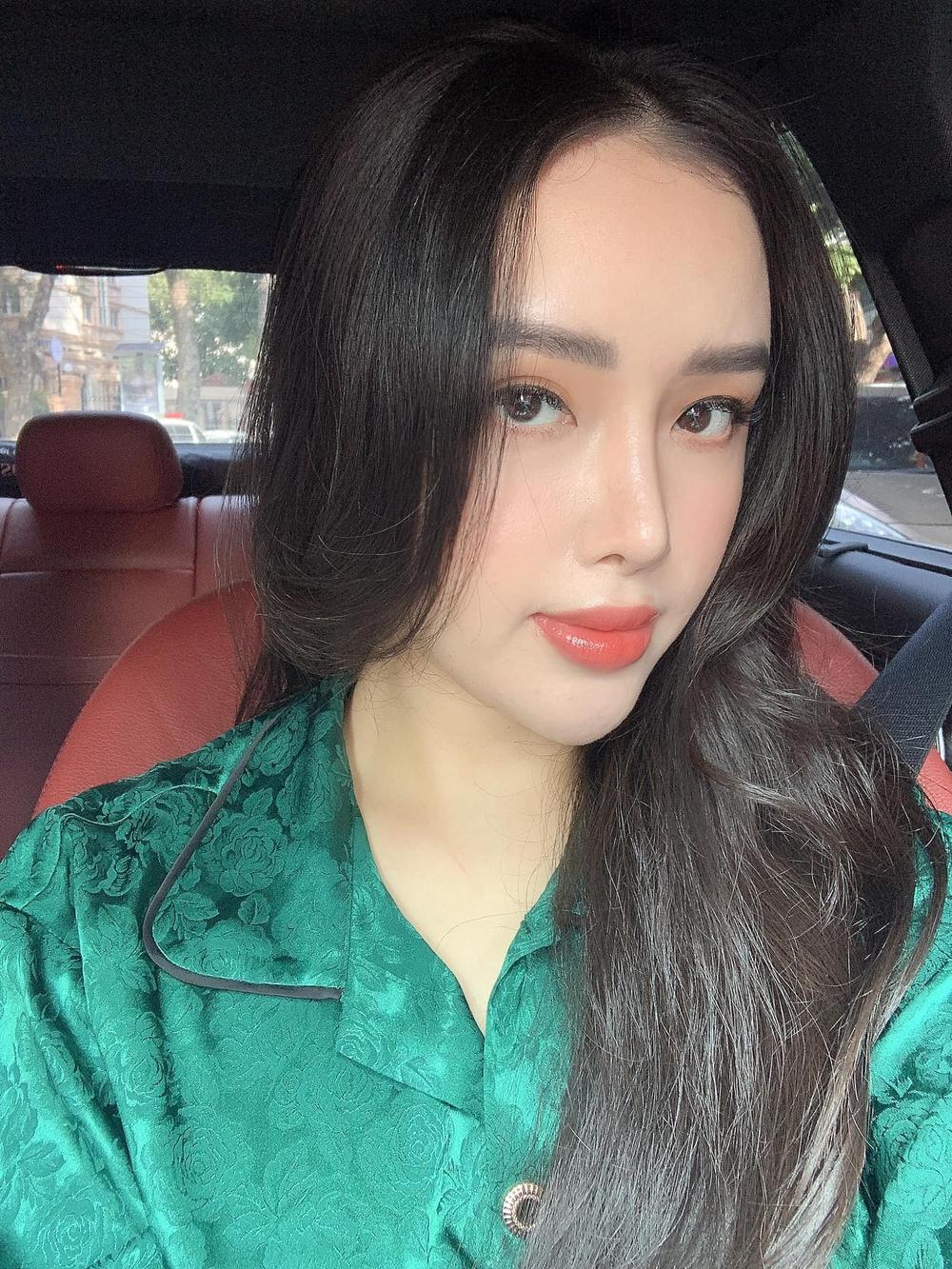 Em gái Mai Phương Thúy vượt chị, đã sinh con thứ 2, nhan sắc mẹ bỉm thăng hạng-1