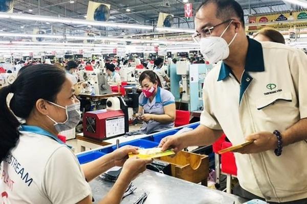 Đi làm xuyên tết Dương lịch và tết Nguyên đán 2024 được hưởng lương thế nào?-3