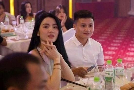 Quang Hải và bạn gái Chu Thanh Huyền tổ chức ăn hỏi ngay trước Asian Cup
