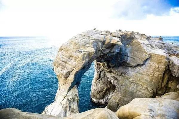 Điểm du lịch tâm linh Đảo Rùa nổi tiếng nhất Đài Loan rụng mất đầu do động đất-2