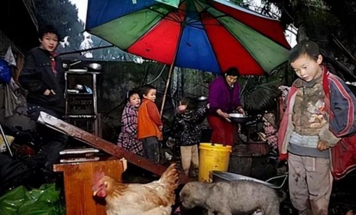 Bi kịch của người đàn ông ép vợ sinh 11 con trong 16 năm-2