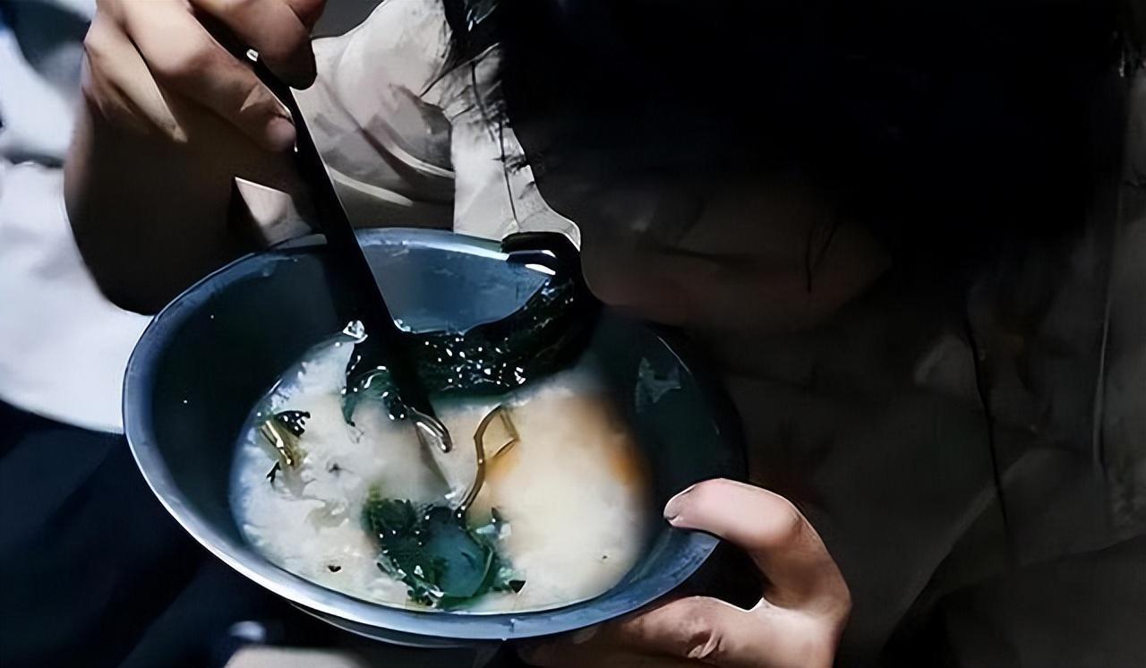 Bi kịch của người đàn ông ép vợ sinh 11 con trong 16 năm-7