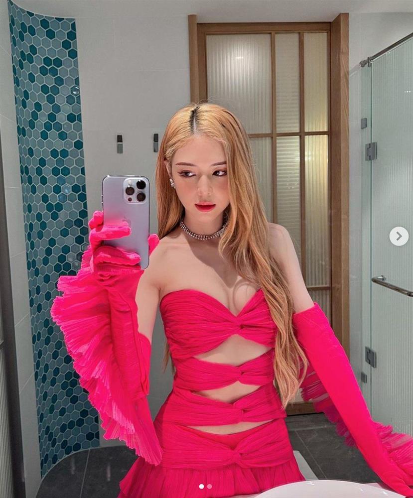 Liz Kim Cương sở hữu nét đẹp thần tiên tỷ tỷ, khéo mặc trang phục khoe trọn da trắng như ngọc-1