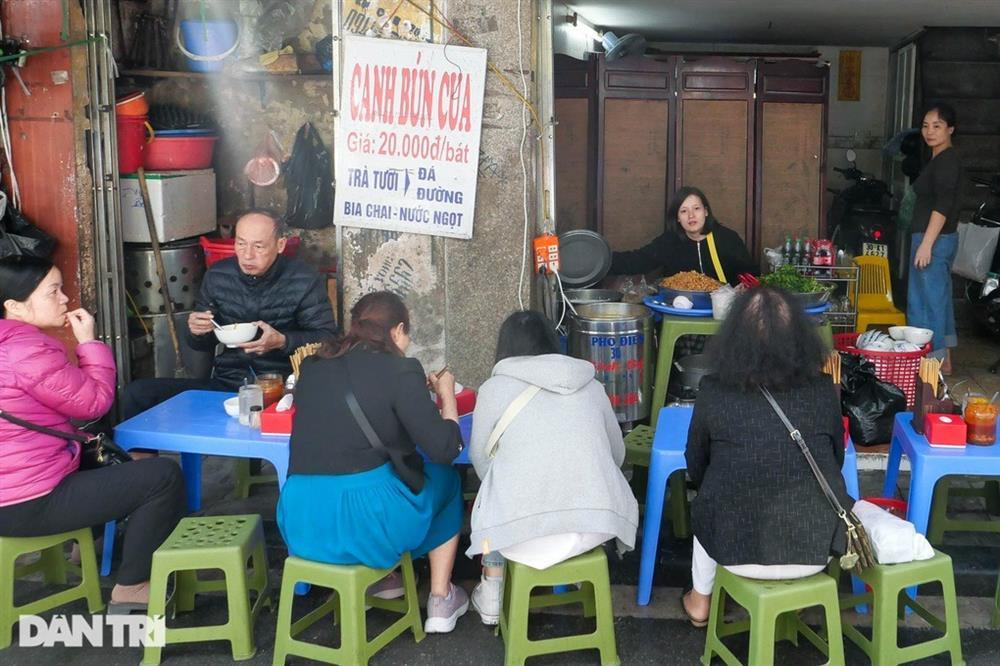 Gia đình ba đời bán canh bún cua - món ngon thời bao cấp ở Hà Nội-5