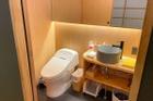 Du khách ngỡ ngàng vì WC công cộng ở Nhật như khách sạn, sạch và hiện đại