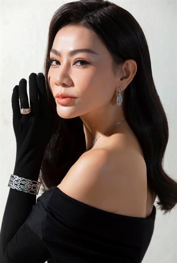 Thu Minh khoe thân hình nóng bỏng ở độ tuổi U50-1