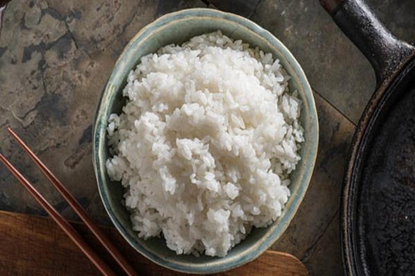 Ăn cơm nguội hâm nóng có ảnh hưởng đến sức khỏe không?-2