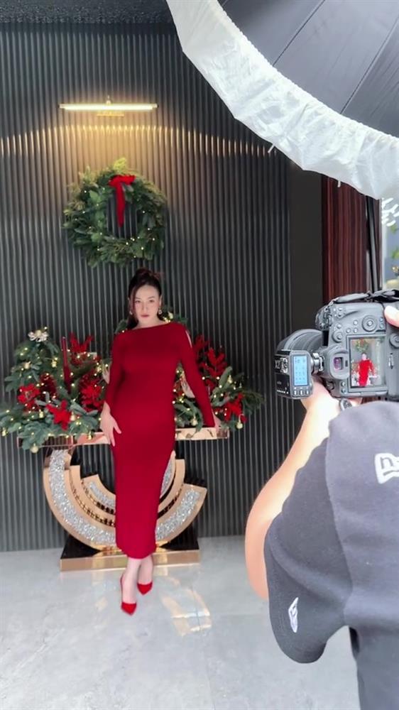 Shark Bình khoe ảnh gia đình, hé lộ thêm không gian trong biệt thự được Phương Oanh trang hoàng-2