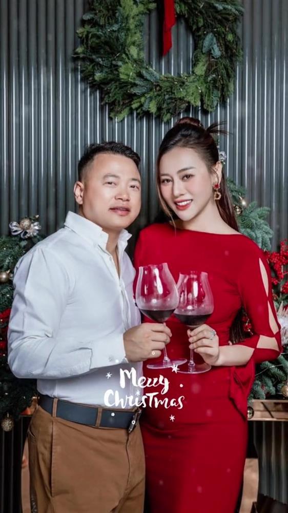 Shark Bình khoe ảnh gia đình, hé lộ thêm không gian trong biệt thự được Phương Oanh trang hoàng-3