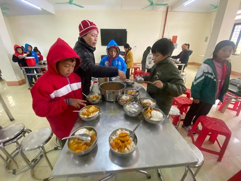 Sẽ nhờ cơ quan điều tra nếu không thể làm rõ vụ 11 học sinh ăn 2 gói mì-1