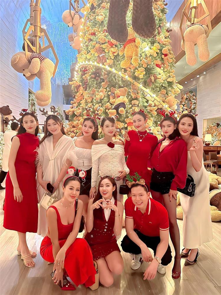 Sam khoe bụng bầu vượt mặt, nhan sắc những tháng cuối thai kỳ thế nào?-1