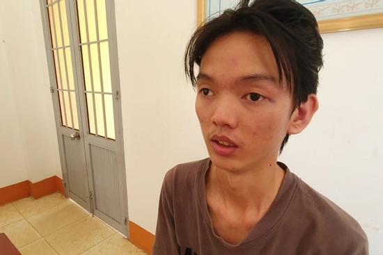 Đột nhập nhà người yêu cũ trộm kim cương, điện thoại