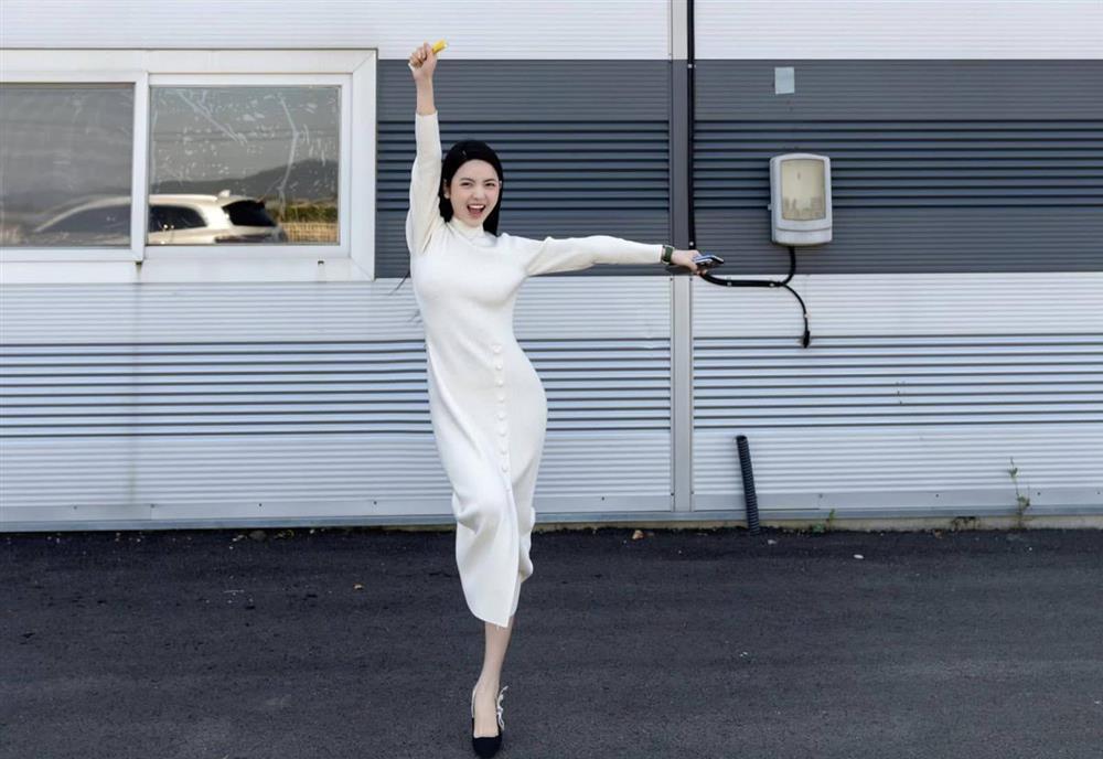 Nhan sắc vạn người mê của hot-girl sắp làm vợ Quang Hải-1