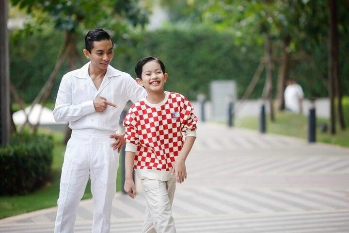 Phan Hiển tiết lộ tâm lý Khánh Thi bất ổn sau khi sinh con thứ 3-8