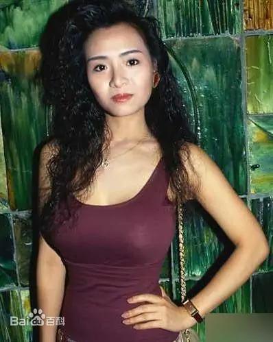 Biểu tượng gợi cảm Hong Kong Diệp Tử My bị chỉ trích vì diện trang phục không phù hợp với tuổi tác-7