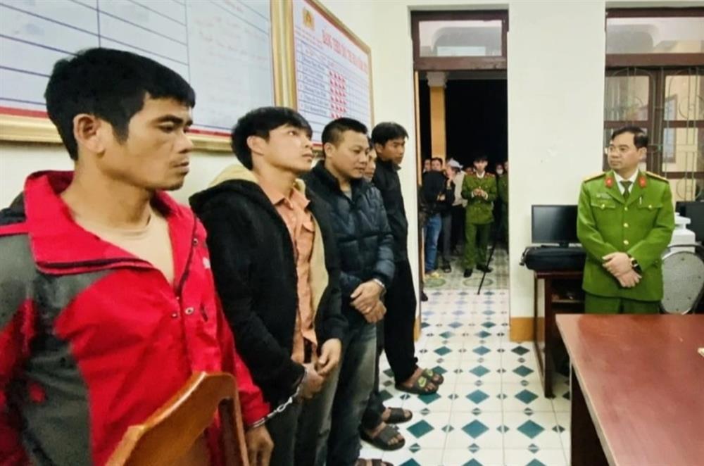 29 người vác cưa vào rừng cắt trộm 40 tấn keo tràm trong đêm-1