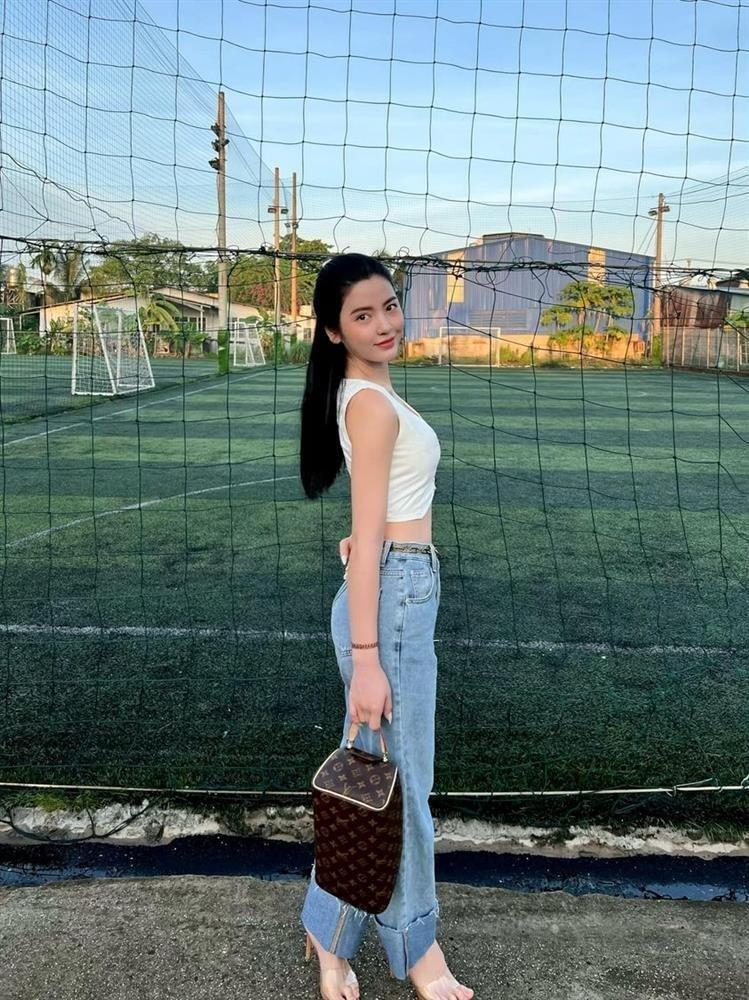 Chỉ cao gần 1,6, Chu Thanh Huyền - vợ sắp cưới của Quang Hải - mặc đồ trông vẫn gợi cảm-8