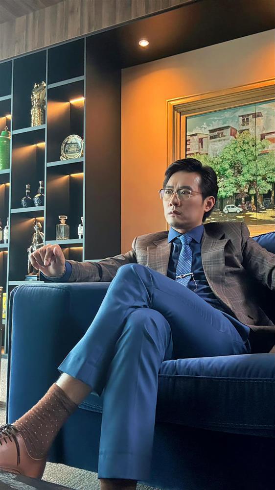 Vẻ lịch lãm của phụ huynh có duyên nợ với Quỳnh Kool trong Chúng Ta Của 8 Năm Sau-5