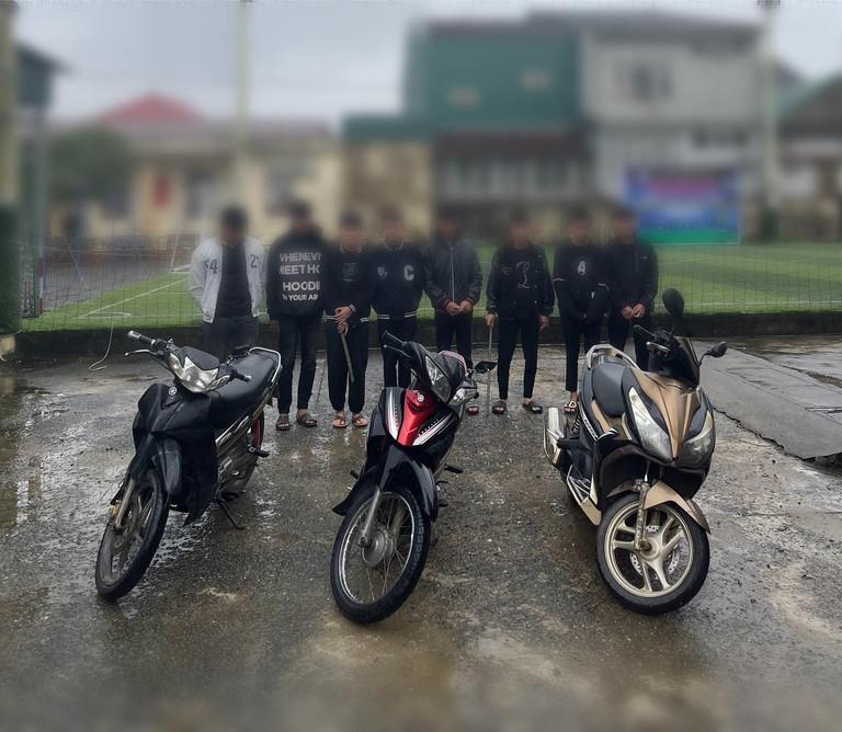 Khởi tố 6 thanh thiếu niên bịt khẩu trang, dùng dao chém người-1