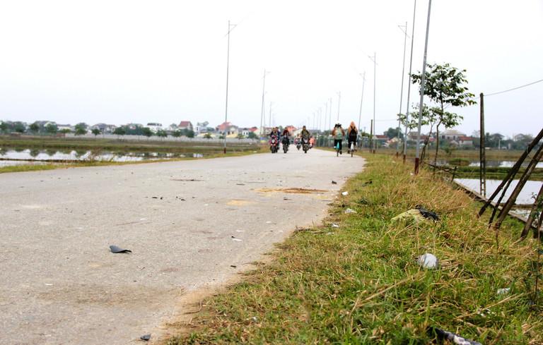 Hai xe máy tông nhau trên đường làng, 2 người tử vong-2