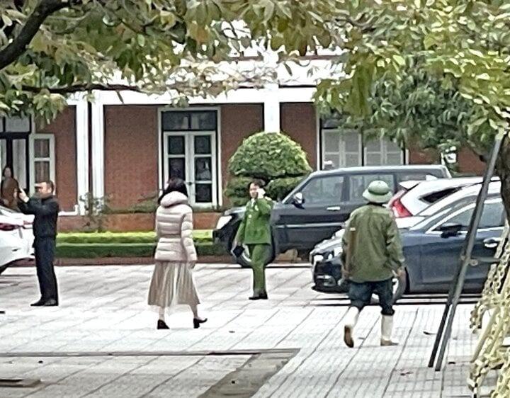 Hiện trường sập trần gỗ lớp học ở Nghệ An, 2 học sinh cấp cứu-7