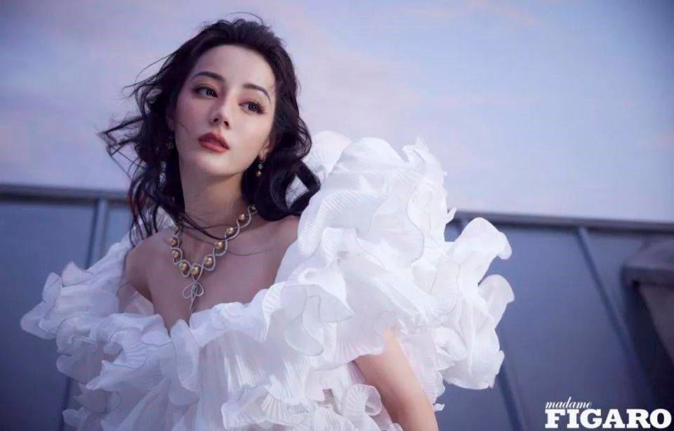 Địch Lệ Nhiệt Ba hiếm hoi tiết lộ về bạn thân: Cãi nhau, xóa bạn bè nhưng vẫn bên nhau như người một nhà-3