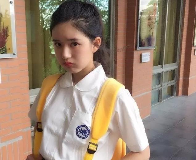 Ảnh ngày bé hé lộ nhan sắc thật của Triệu Lộ Tư: Không quá kinh diễm nhưng đủ minh chứng đẹp từ bé-3