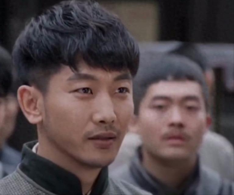 Nam diễn viên khoe đống vàng 7.000 tỷ đồng và màn đáp trả gây bức xúc-2