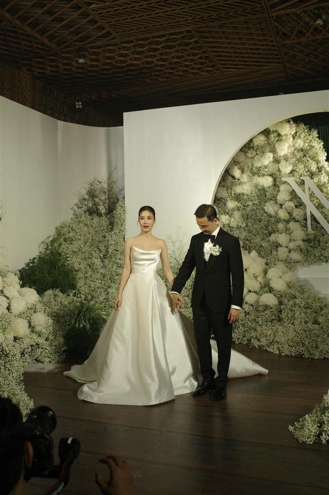 Lễ cưới của Diễm My 9X và chồng doanh nhân-4