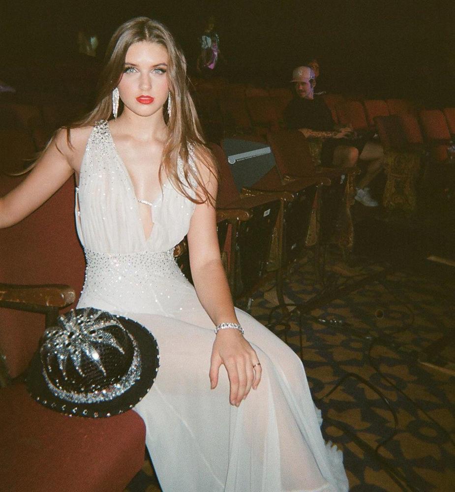 Bông hồng nước Úc cao 1m80 hút triệu fans mê mẩn với gương mặt đẹp nhất thế giới-5