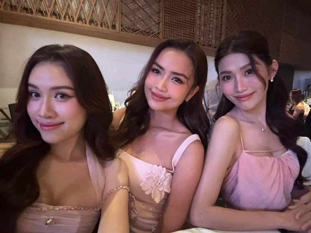 Mai Phương Thúy, Phạm Quỳnh Anh khóc hết nước mắt trong lễ cưới Diễm My 9X-10