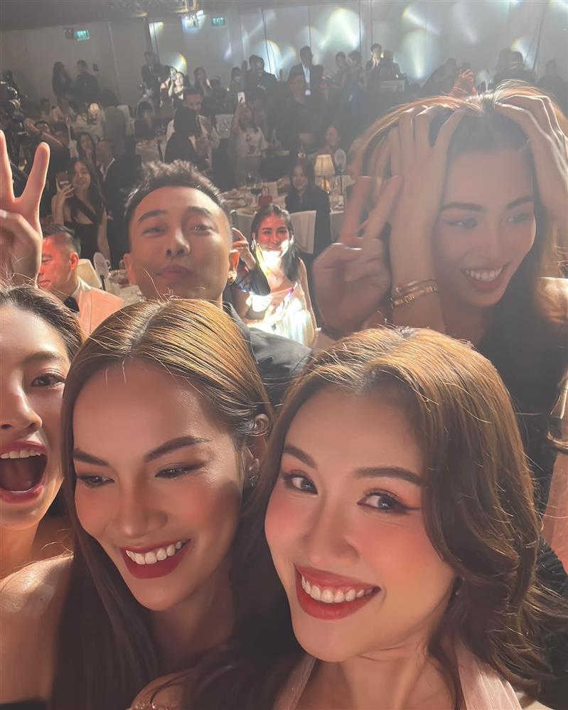 Mai Phương Thúy, Phạm Quỳnh Anh khóc hết nước mắt trong lễ cưới Diễm My 9X-11