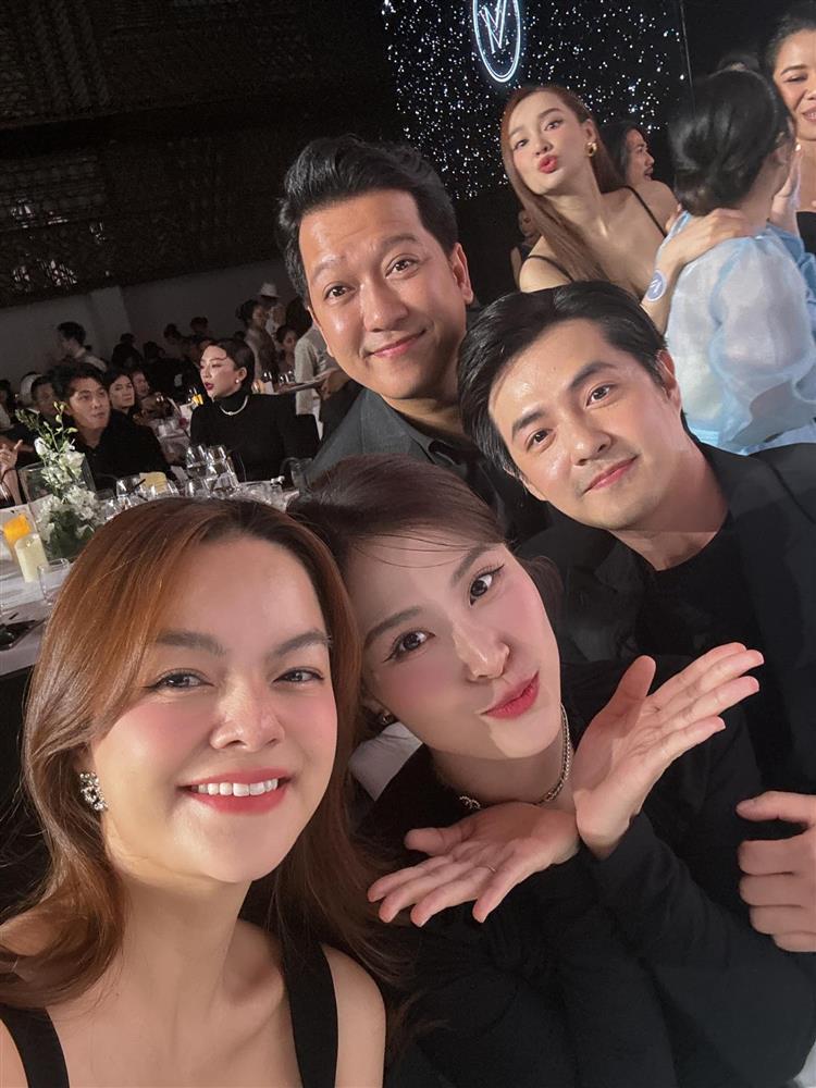 Mai Phương Thúy, Phạm Quỳnh Anh khóc hết nước mắt trong lễ cưới Diễm My 9X-3