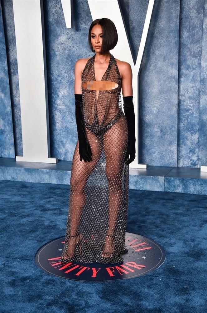 Ngôi sao mặc xuyên thấu đẹp nhất năm 2023-2