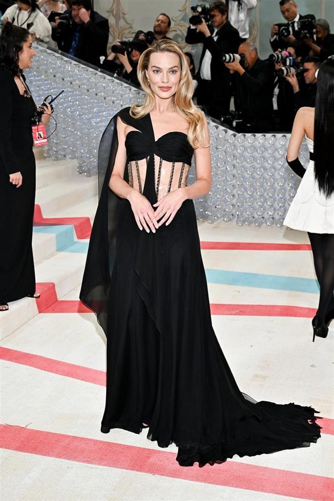 Ngôi sao mặc xuyên thấu đẹp nhất năm 2023-4