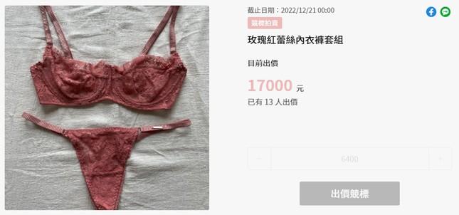 Nữ người mẫu bị chỉ trích vì bán nội y đã mặc làm từ thiện-1