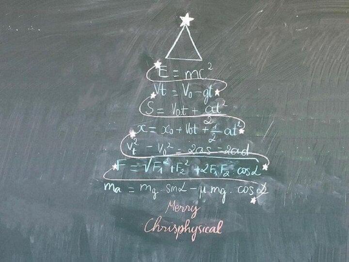 Độc đáo trend làm cây thông Noel bằng công thức Toán, Lý, Hóa của giới trẻ-2