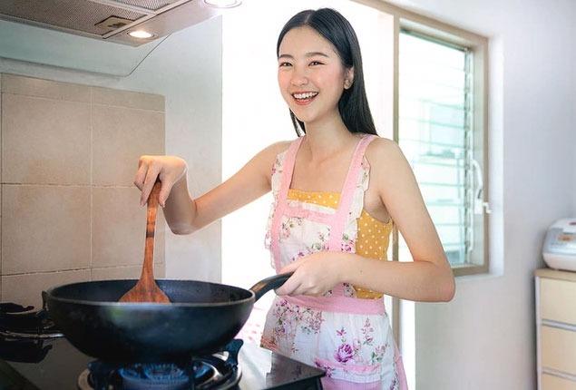 Một ngày của cô gái chọn lối sống ở nhà để bạn trai nuôi-3