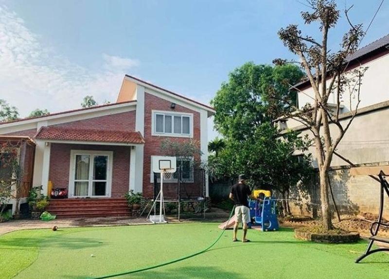 Nghỉ việc ở Nhà hát đi bán xe, Hồng Đăng vẫn hạnh phúc tự tay decor góc sống ảo trong nhà đón Noel-18