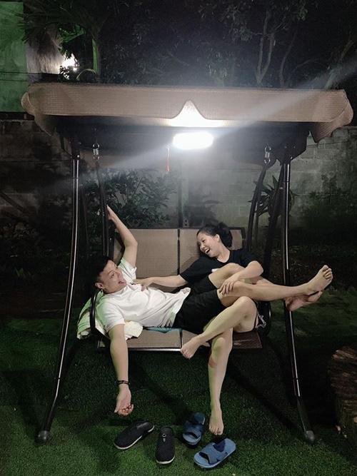 Nghỉ việc ở Nhà hát đi bán xe, Hồng Đăng vẫn hạnh phúc tự tay decor góc sống ảo trong nhà đón Noel-19